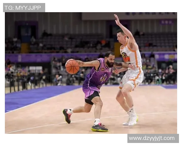 赛后分析:杭州篮球队与重庆篮球队的战术意识与表现对比 赛后分析:杭州篮球队与重庆篮球队的战术意识与表现对比